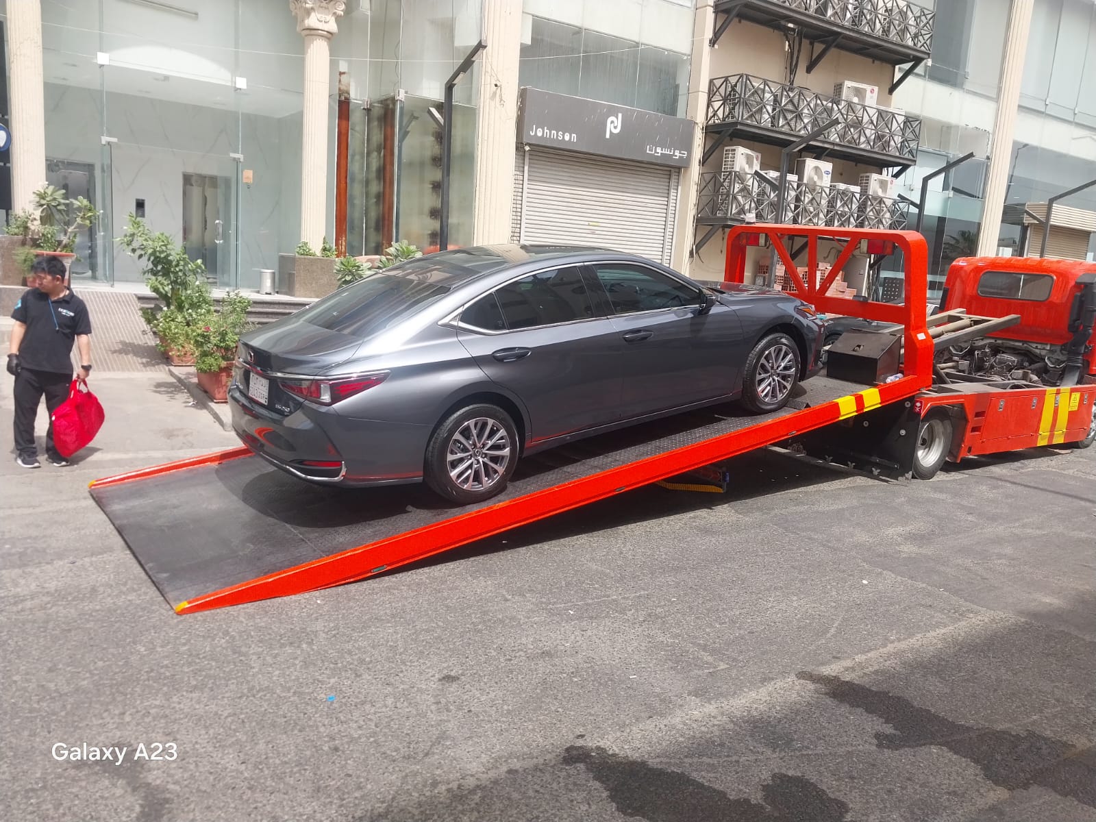 سطحة الطائف مغلقة لنقل السيارات - خدمة شحن سيارات آمنة داخل السعودية